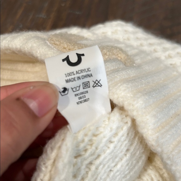 TRUE RELIGION BEANIE CREAM NWOT - Picture 4 of 4